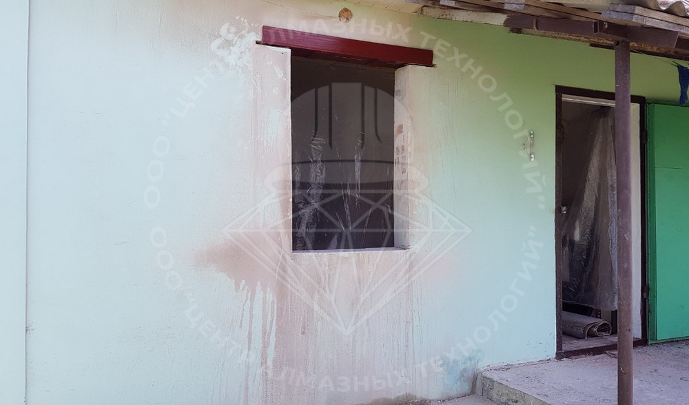 Резка окна во внешней стене Резка окна во внешней стене