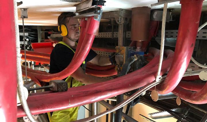 Сухое сверление монолита снизу-вверх Сухое сверление монолита снизу-вверх